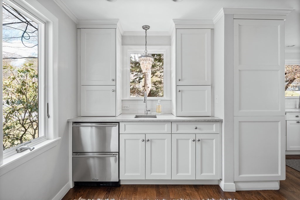 1 Lantern Lane Lexington, MA 02421 - Photo 9 of 39