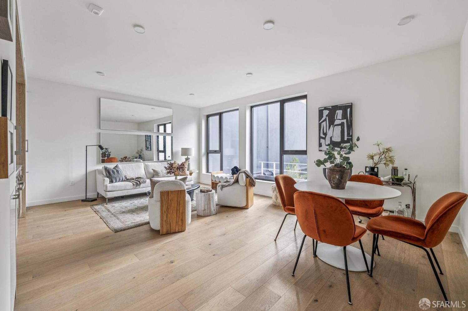 915 North Point Street, Unit R4 San Francisco, CA 94109 - Photo 3 of 27