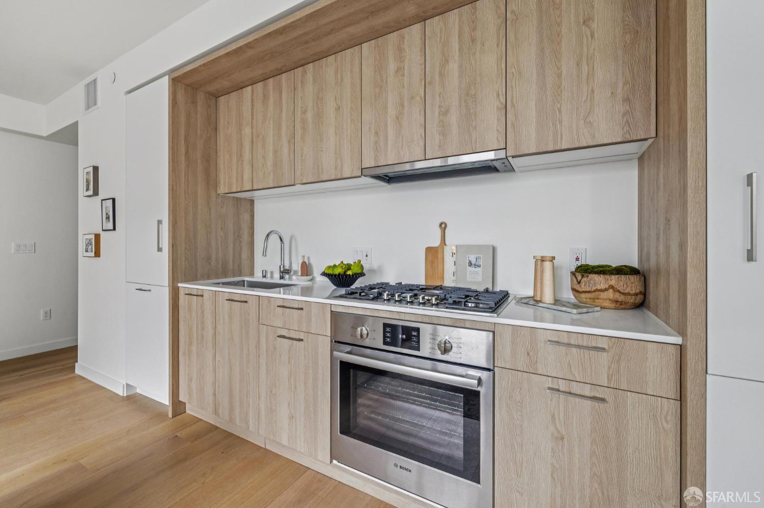 915 North Point Street, Unit R4 San Francisco, CA 94109 - Photo 8 of 27