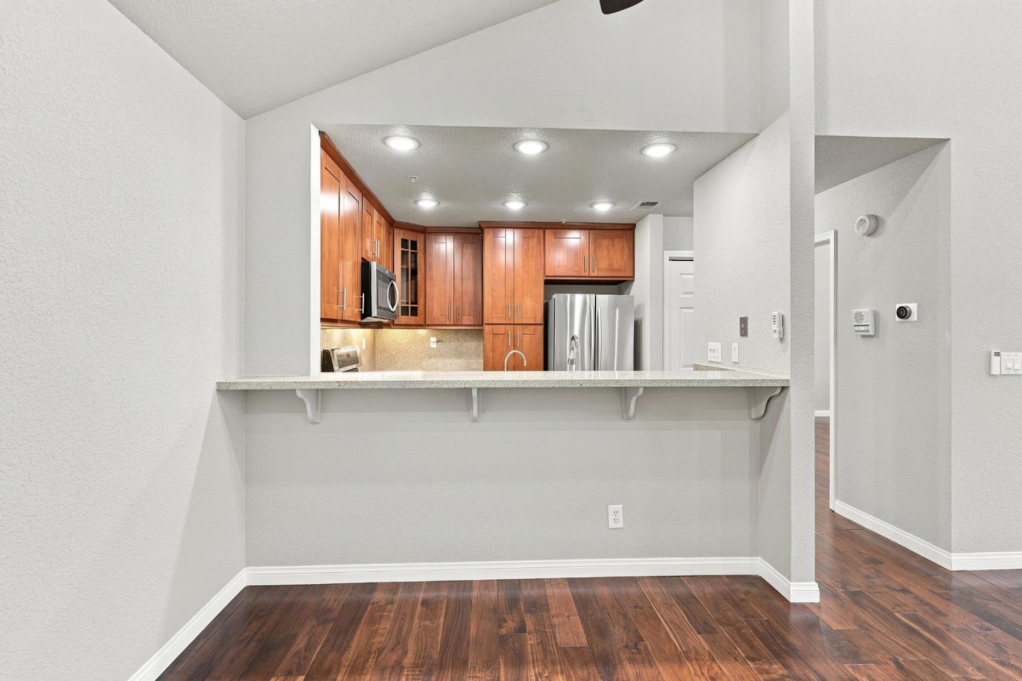 935 Old County Road, Unit 9 Belmont, CA 94002 - Photo 17 of 34 Gallery Image 17