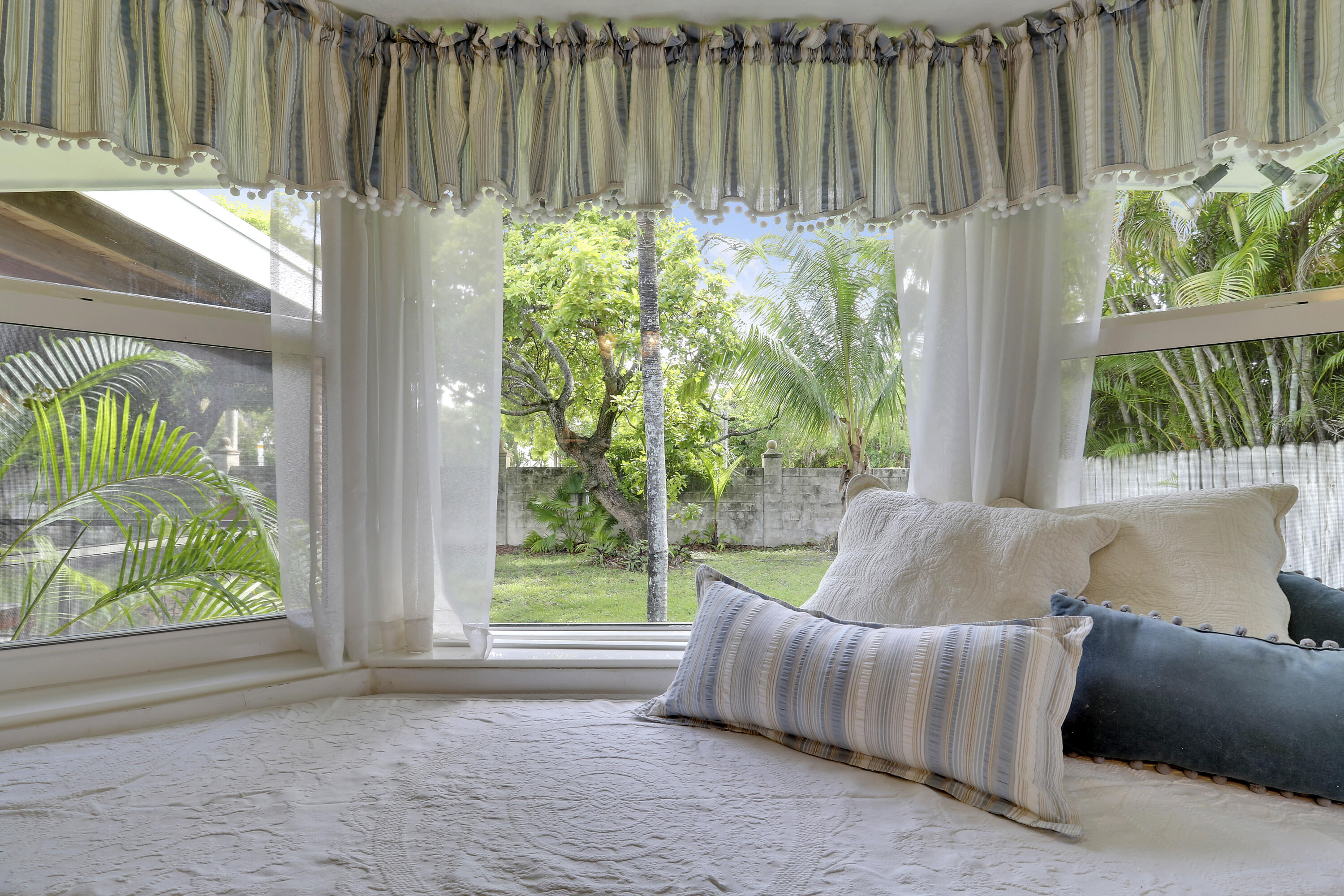 10421 Southwest 107th Street Miami, FL 33176 - Photo 10 of 33 Primary