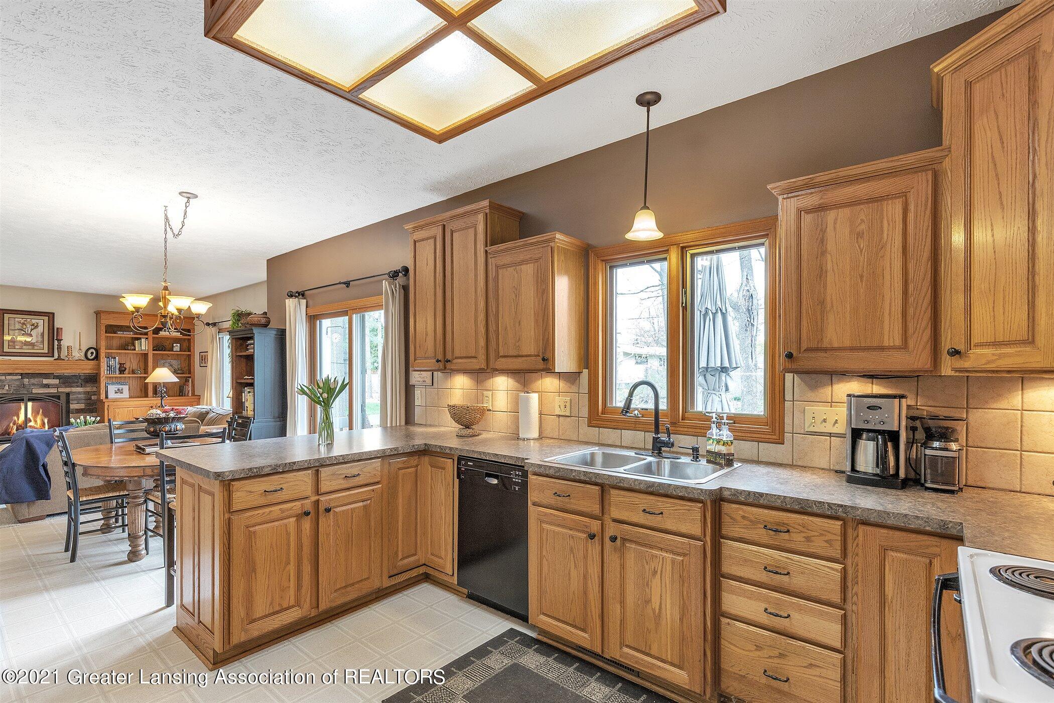 1094 Buckingham Road Haslett, MI 48840 - Photo 22 of 46 23-1094 buckingham rd-windowstill-reales