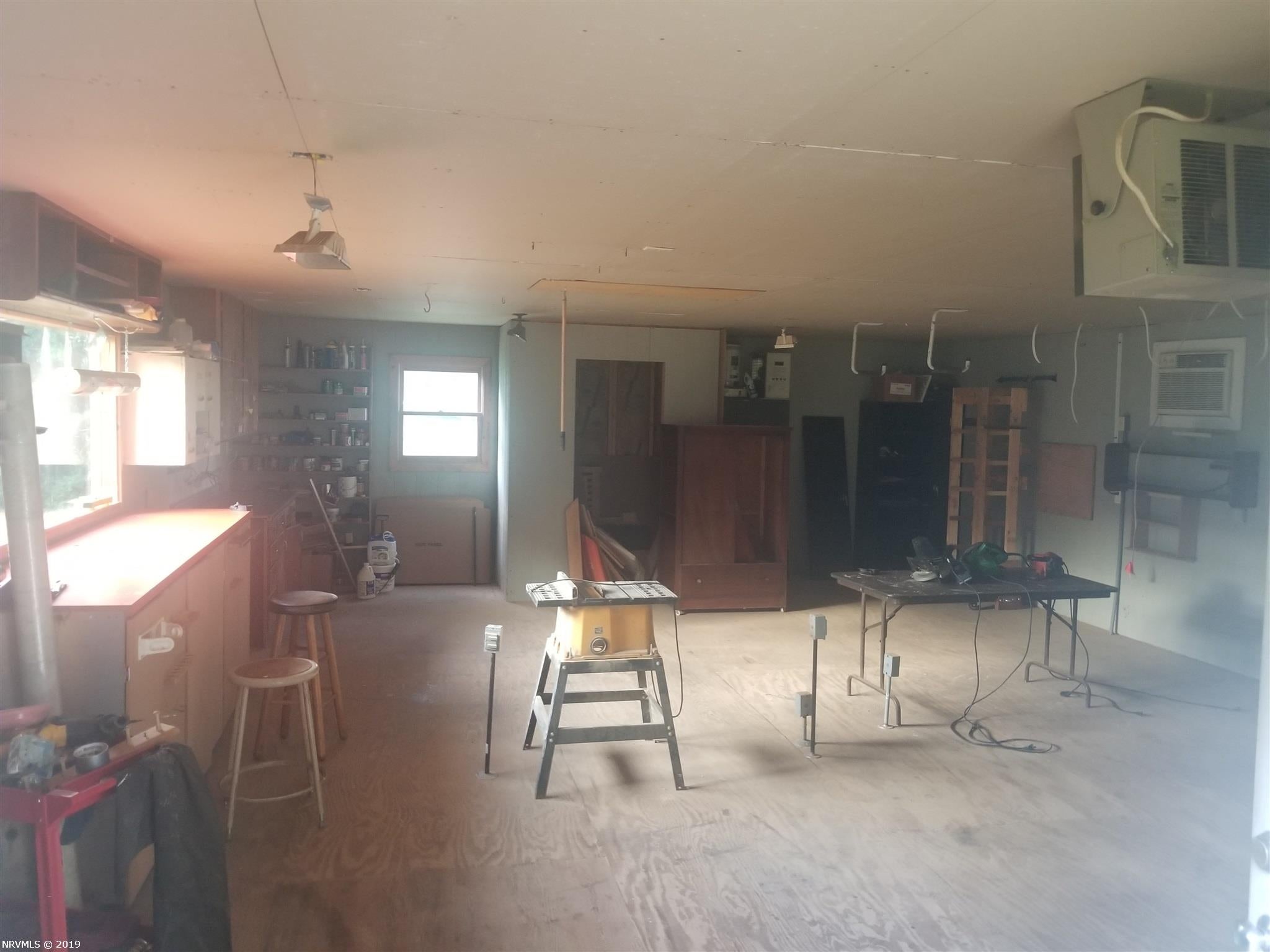 6105 North Fork Road Elliston, VA 24087 - Photo 23 of 24 Gallery Image 23
