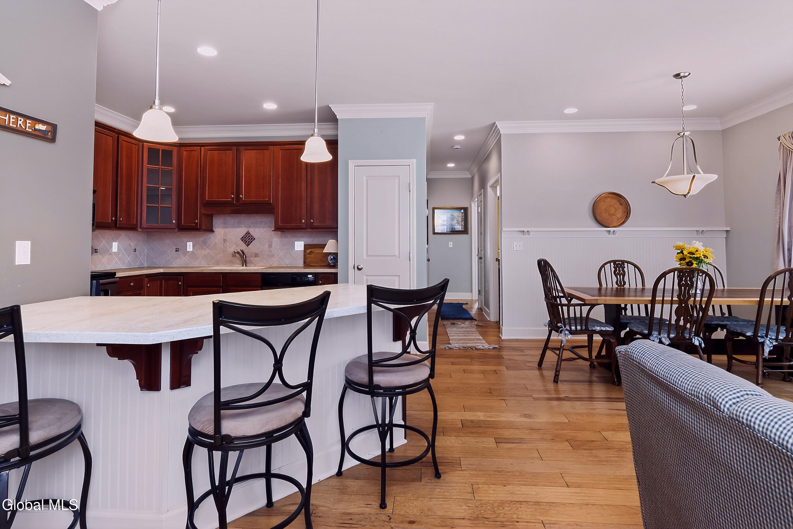 73 Saratoga Road, Unit 7 Schenectady, NY 12302 - Photo 3 of 47 033-73-Saratoga-Road-Unit-7-Glenville-NY