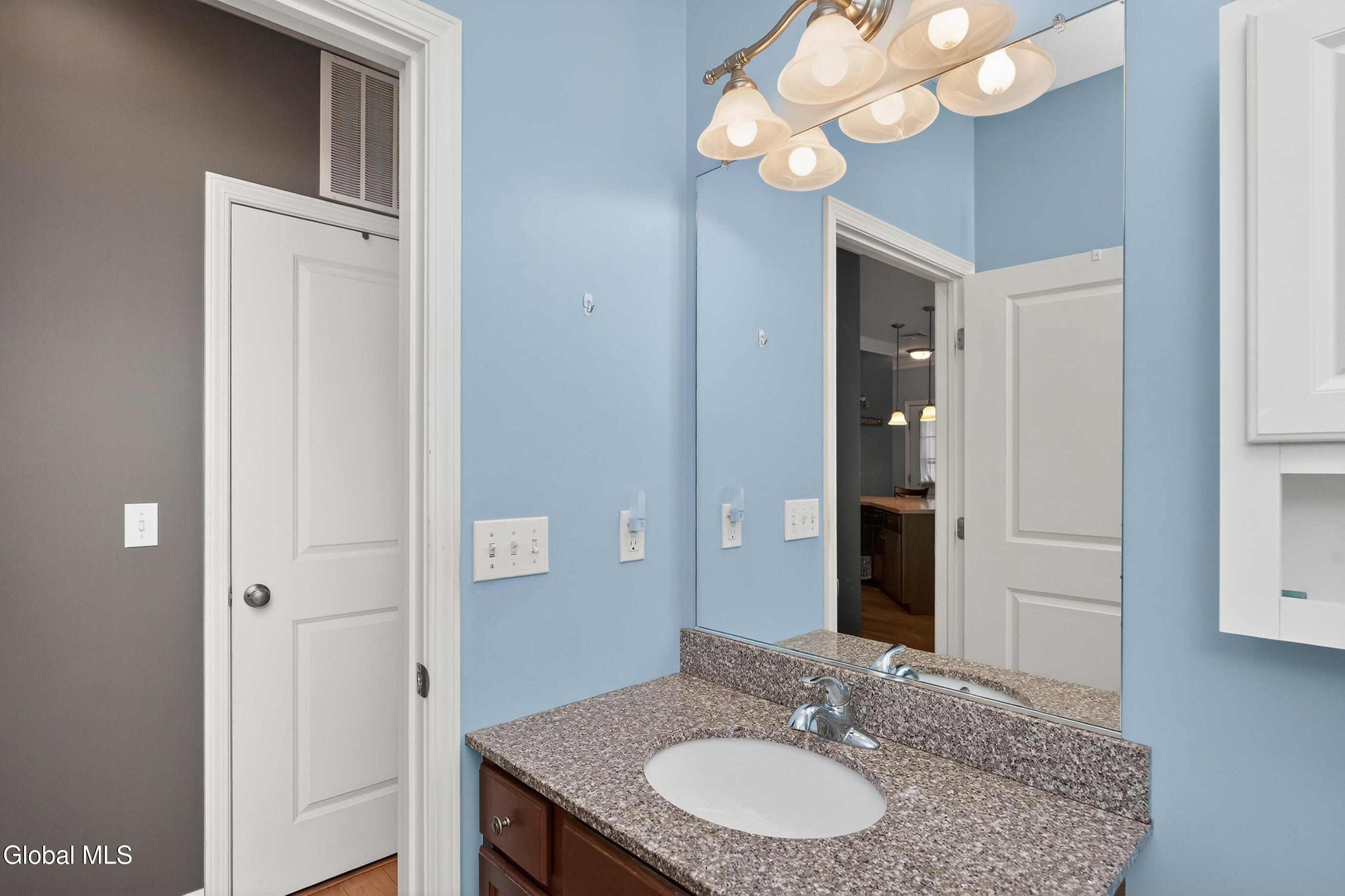 73 Saratoga Road, Unit 7 Schenectady, NY 12302 - Photo 38 of 47 072-73-Saratoga-Road-Unit-7-Glenville-NY