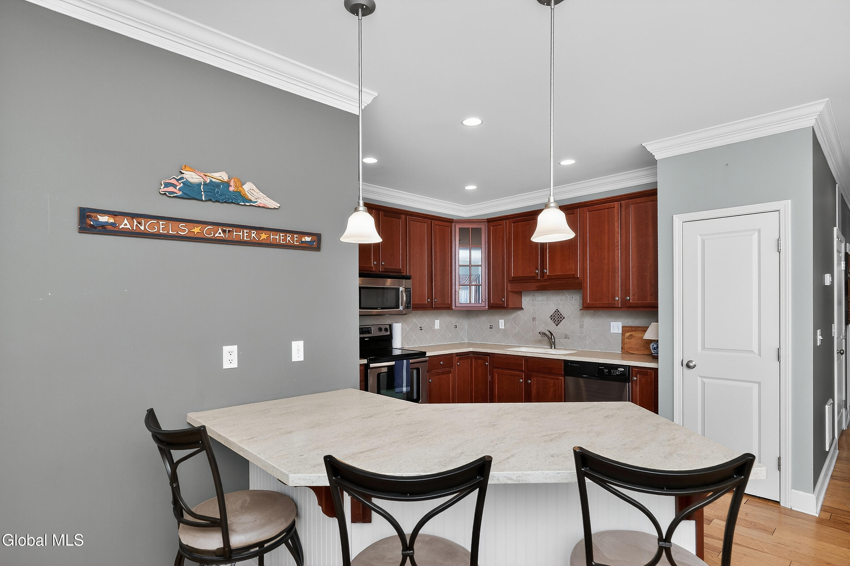 73 Saratoga Road, Unit 7 Schenectady, NY 12302 - Photo 5 of 47 038-73-Saratoga-Road-Unit-7-Glenville-NY