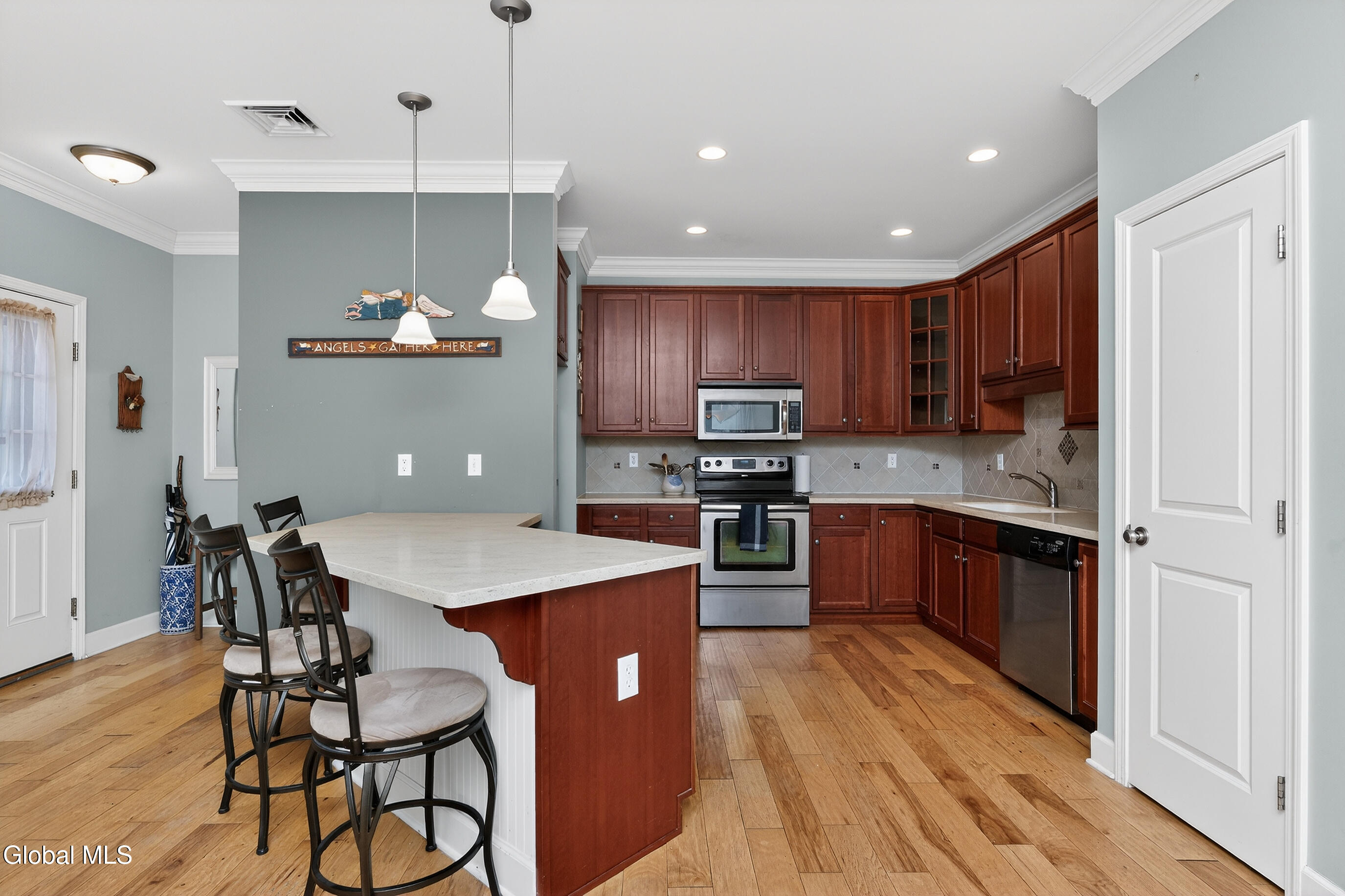 73 Saratoga Road, Unit 7 Schenectady, NY 12302 - Photo 7 of 47 011-73-Saratoga-Road-Unit-7-Glenville-NY