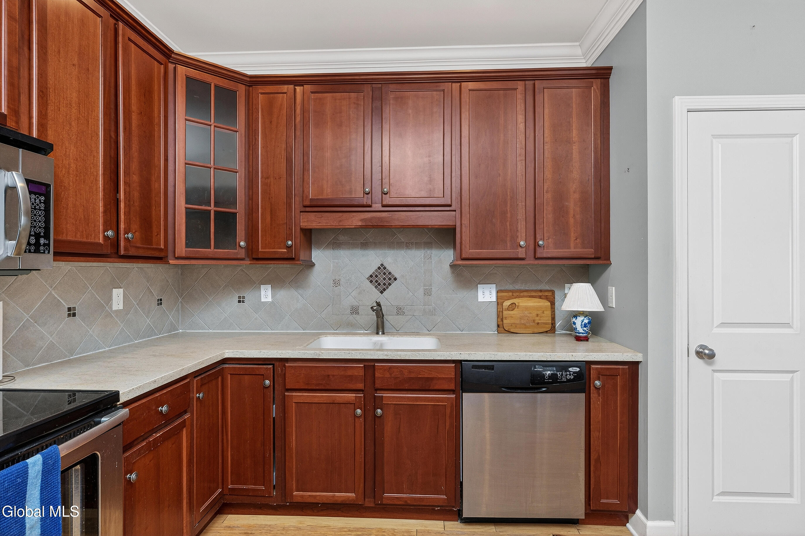 73 Saratoga Road, Unit 7 Schenectady, NY 12302 - Photo 9 of 47 013-73-Saratoga-Road-Unit-7-Glenville-NY