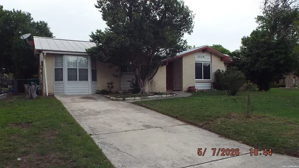 $1,750 | 7329 Leading Oaks Street, Live Oak, TX 78233