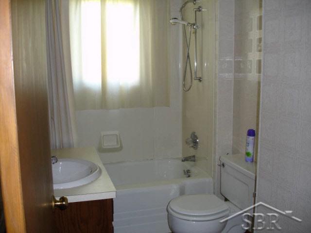 6455 North Center Road Saginaw, MI 48604 - Photo 6 of 6 20043522-5.JPG