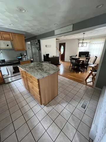 $3,300 | 19 Lou Avenue, Salem, NH 03079