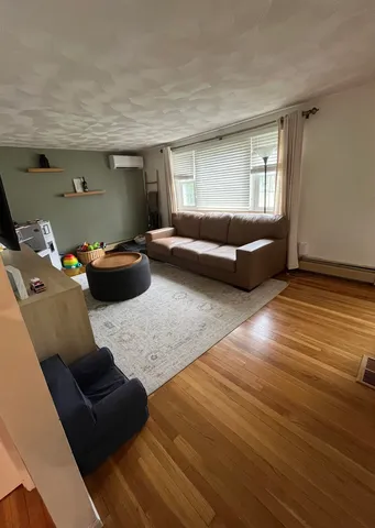 $3,300 | 19 Lou Avenue, Salem, NH 03079