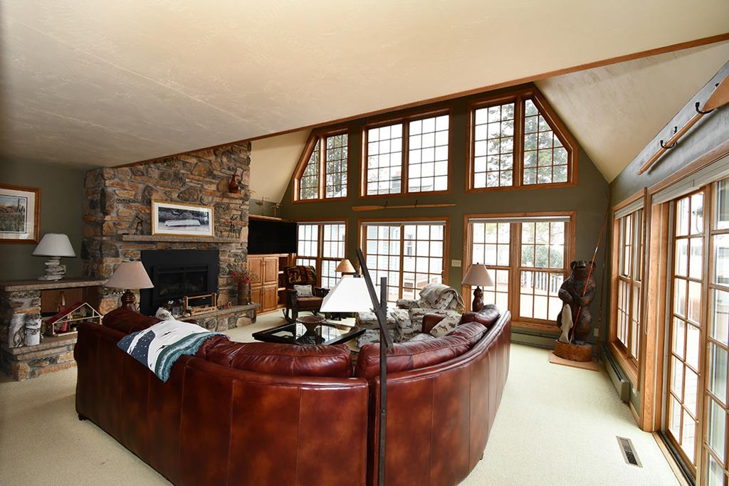 1241 Cove Road Sturgeon Bay, WI 54235 - Photo 11 of 39 Gallery Image 11