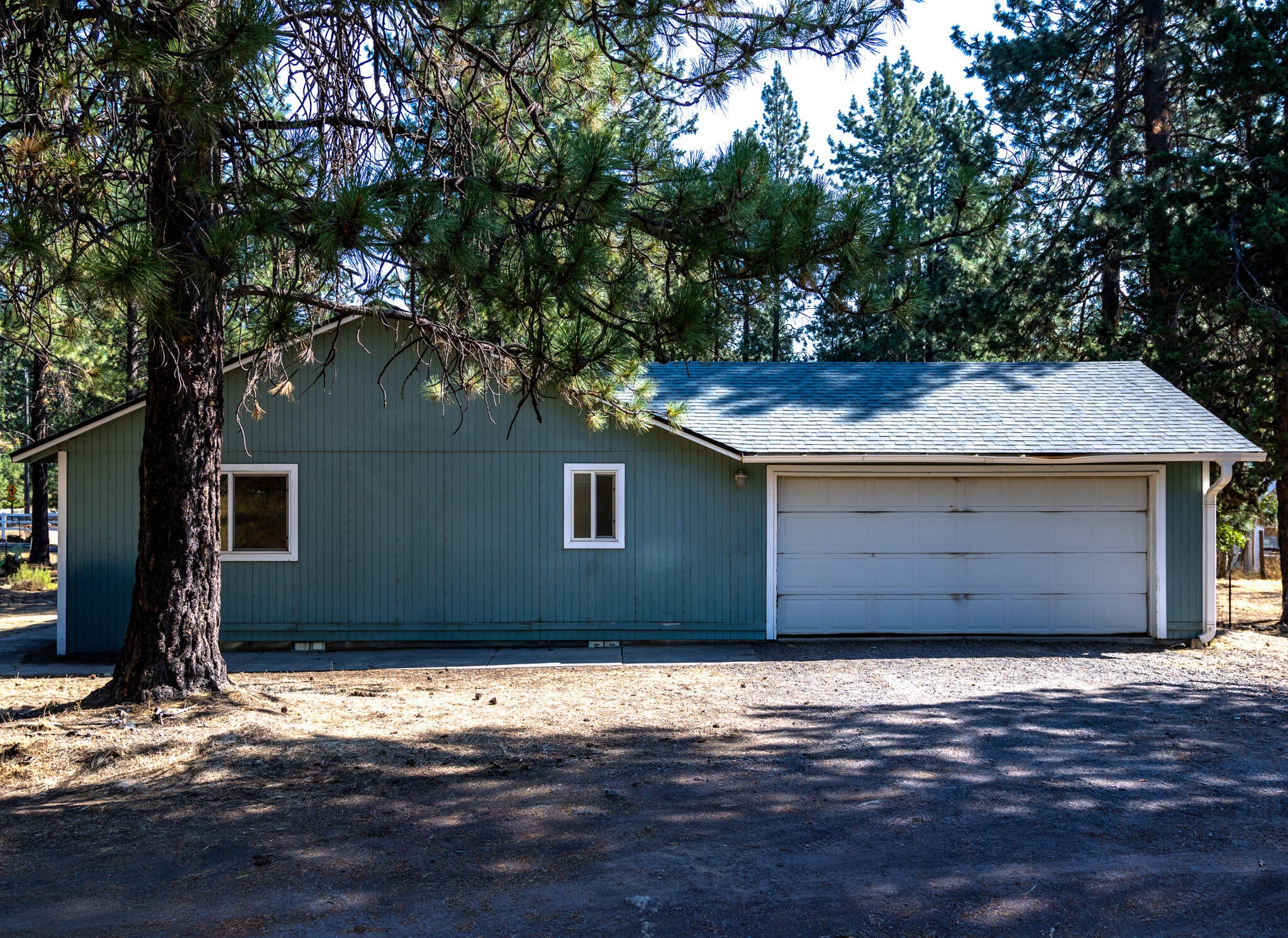 19459 Baker Road Bend, OR 97702 - Photo 18 of 20 IMG_2347