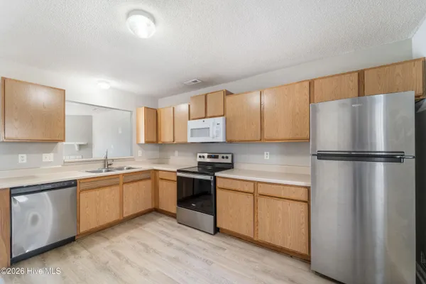 $1,195 | 977 West Pueblo Drive, Jacksonville, NC 28546