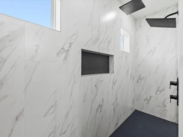 $785,000 | 413 South Garrett Circle, Bellville, TX 77418