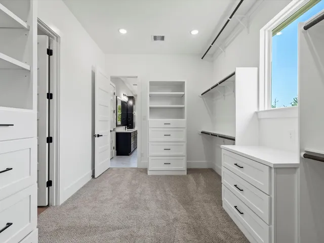 $785,000 | 413 South Garrett Circle, Bellville, TX 77418