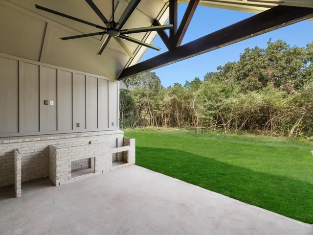 $785,000 | 413 South Garrett Circle, Bellville, TX 77418