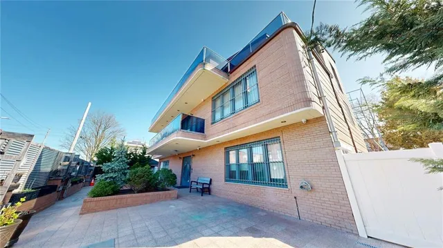 a view of outdoor space yard and front view of a house