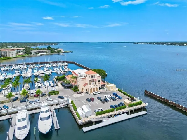 $400,000 | 204 3rd Street West, Unit 201, Bradenton, FL 34205