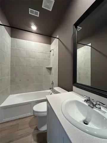 $2,295 | 208 Post Oak Street, Azle, TX 76020