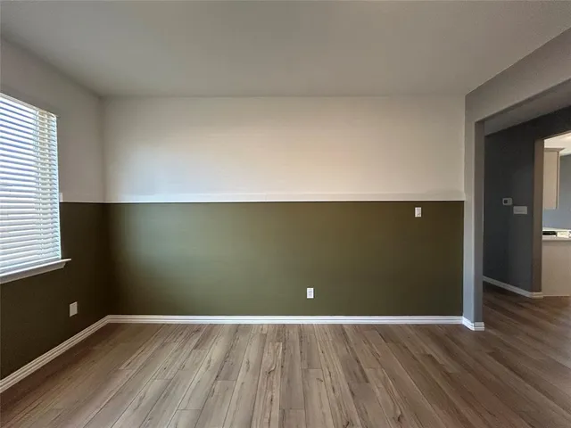 $2,295 | 208 Post Oak Street, Azle, TX 76020