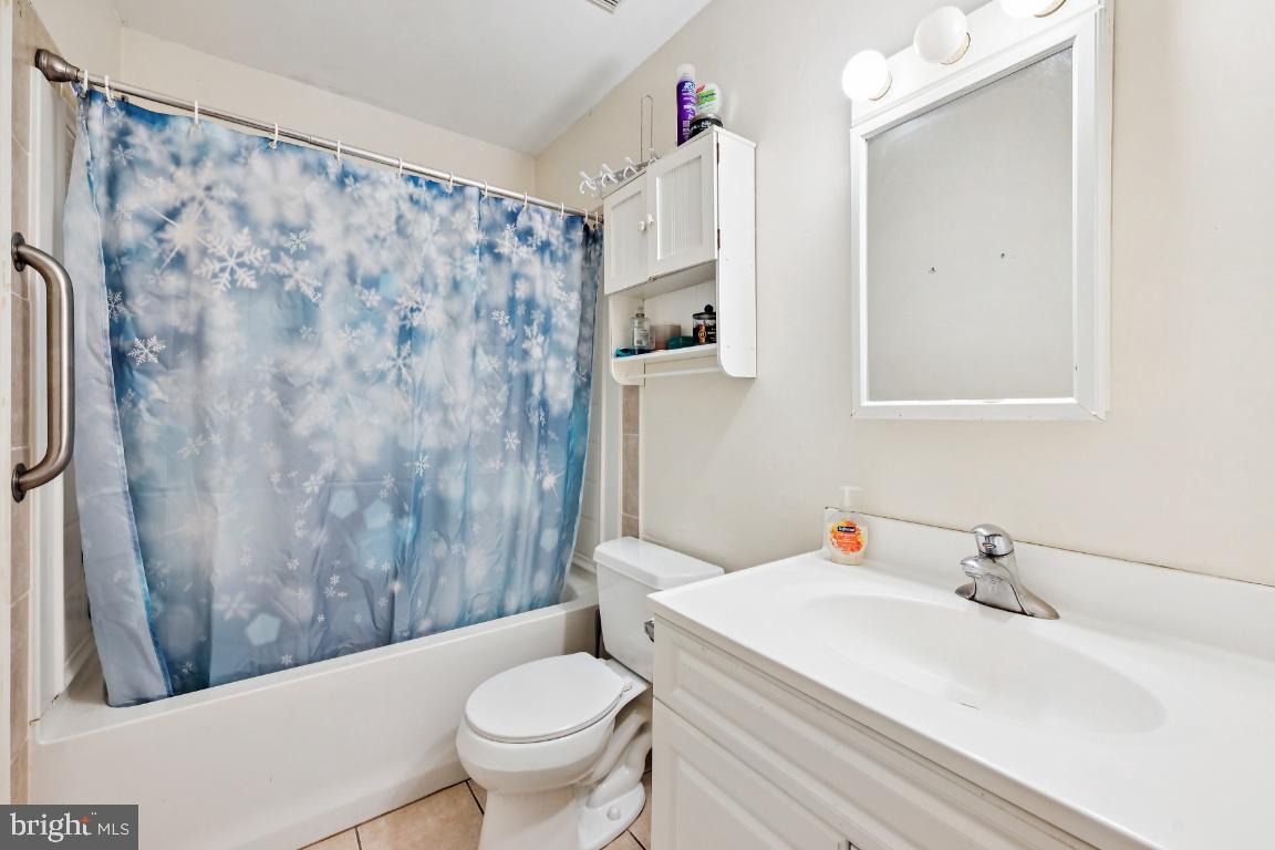 1602 Beechwood Place Clementon, NJ 08021 - Photo 17 of 26 Bathroom