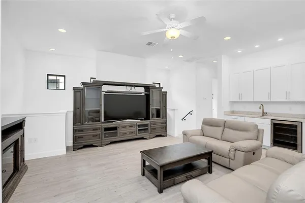 $6,950 | 8436 Via Vittoria Way, Orlando, FL 32819