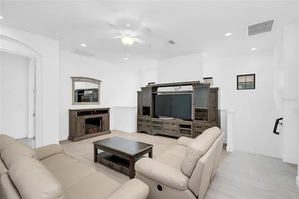 $6,950 | 8436 Via Vittoria Way, Orlando, FL 32819