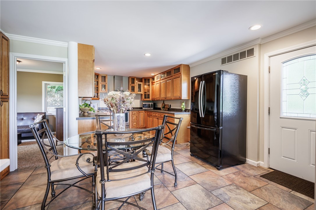 295 Victor Road Perinton, NY 14450 - Photo 4 of 29