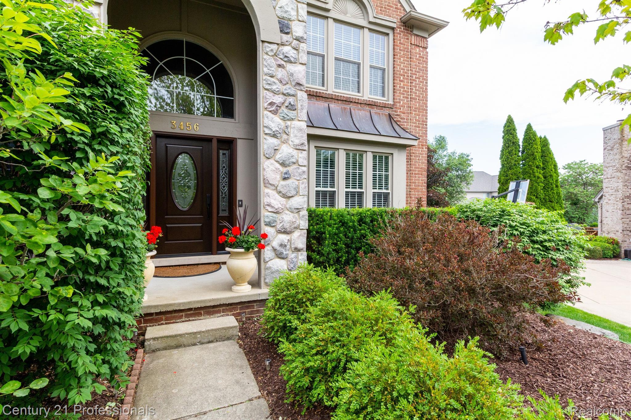 3456 Hidaway Rochester, MI 48306 - Photo 4 of 59 Gallery Image 4