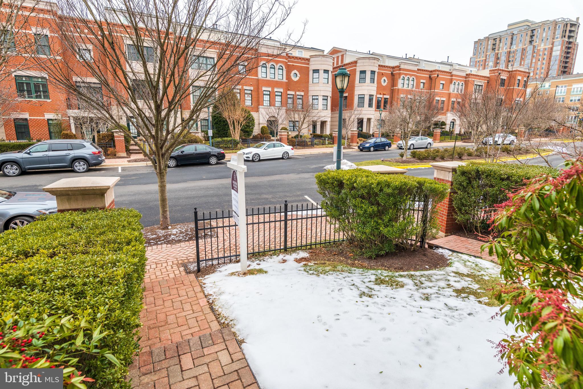 12110 Kinsley Place Reston, VA 20190 - Photo 2 of 51