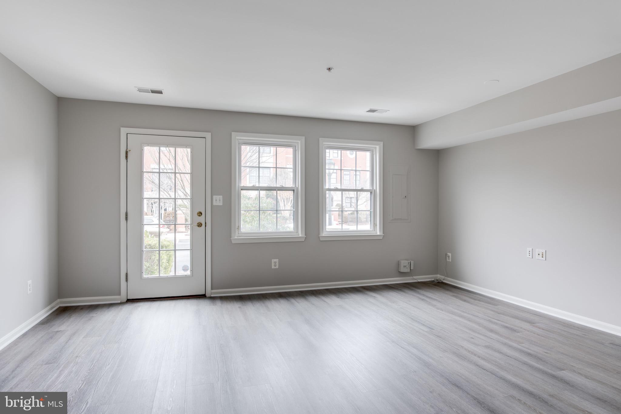 12110 Kinsley Place Reston, VA 20190 - Photo 13 of 51