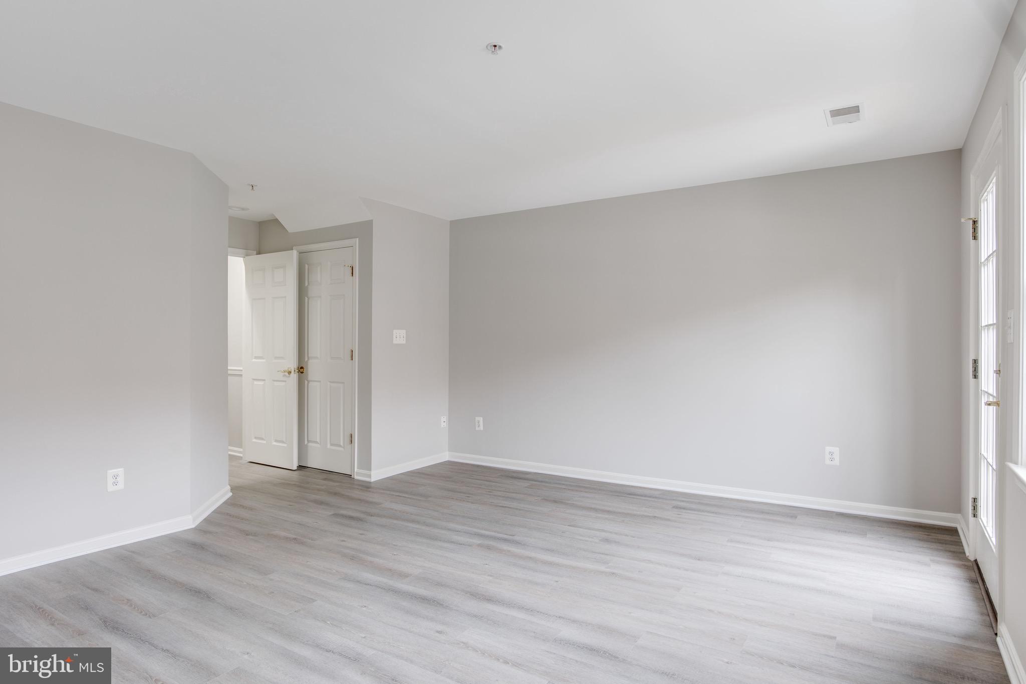 12110 Kinsley Place Reston, VA 20190 - Photo 14 of 51