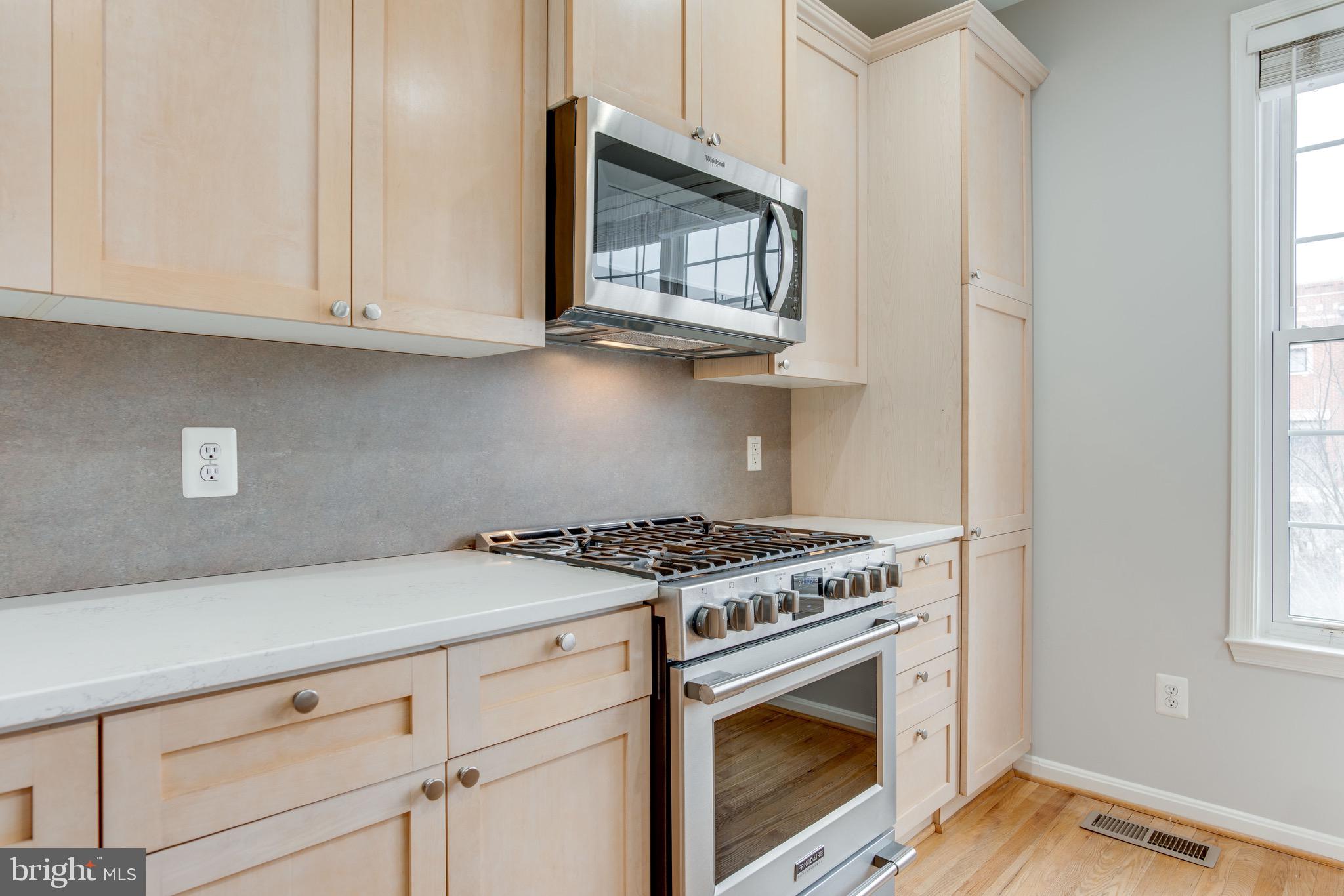 12110 Kinsley Place Reston, VA 20190 - Photo 17 of 51