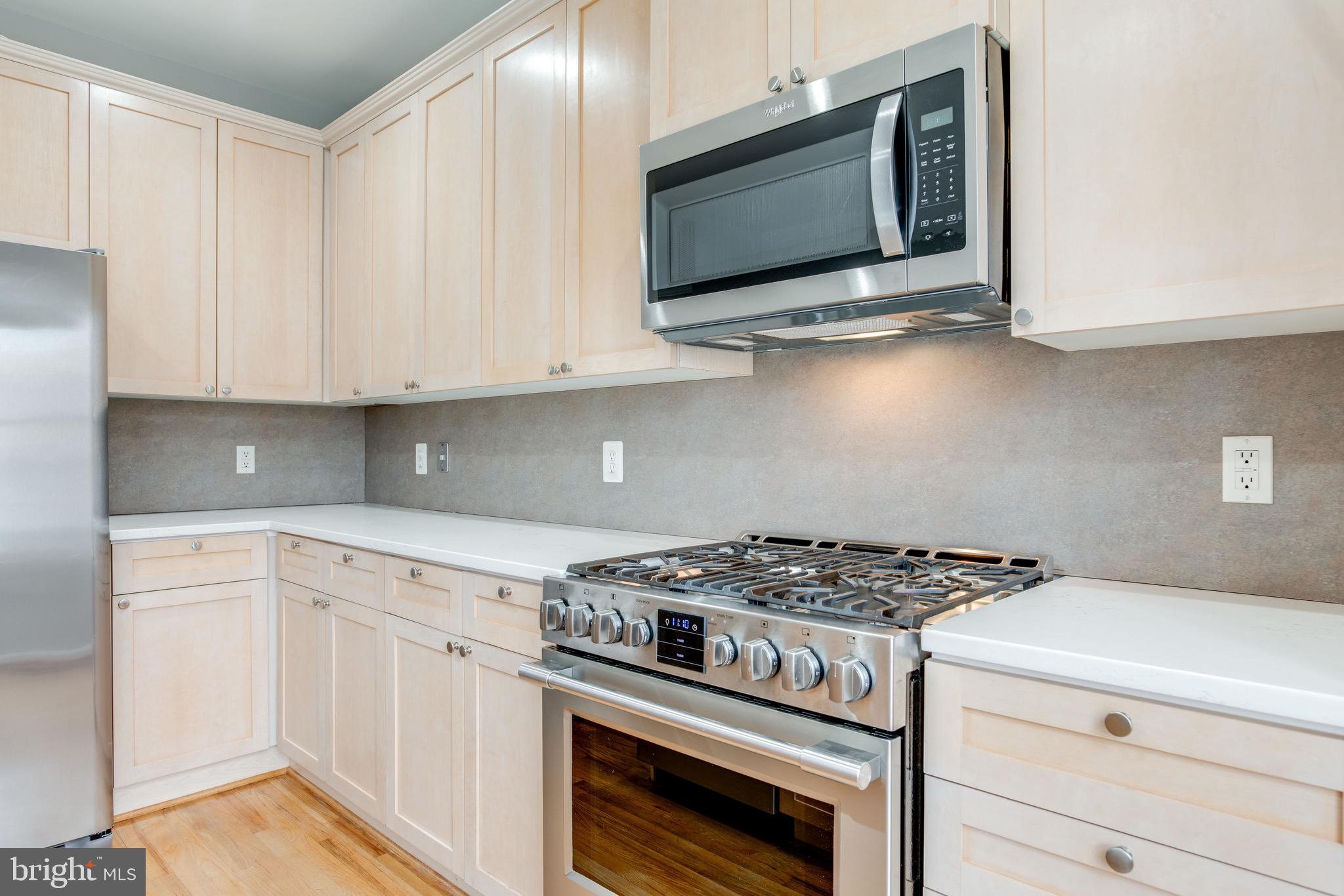 12110 Kinsley Place Reston, VA 20190 - Photo 19 of 51