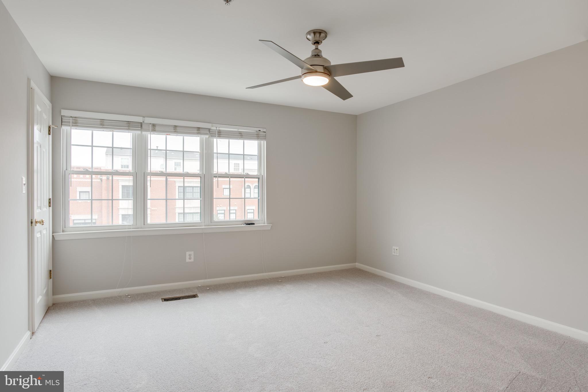 12110 Kinsley Place Reston, VA 20190 - Photo 26 of 51