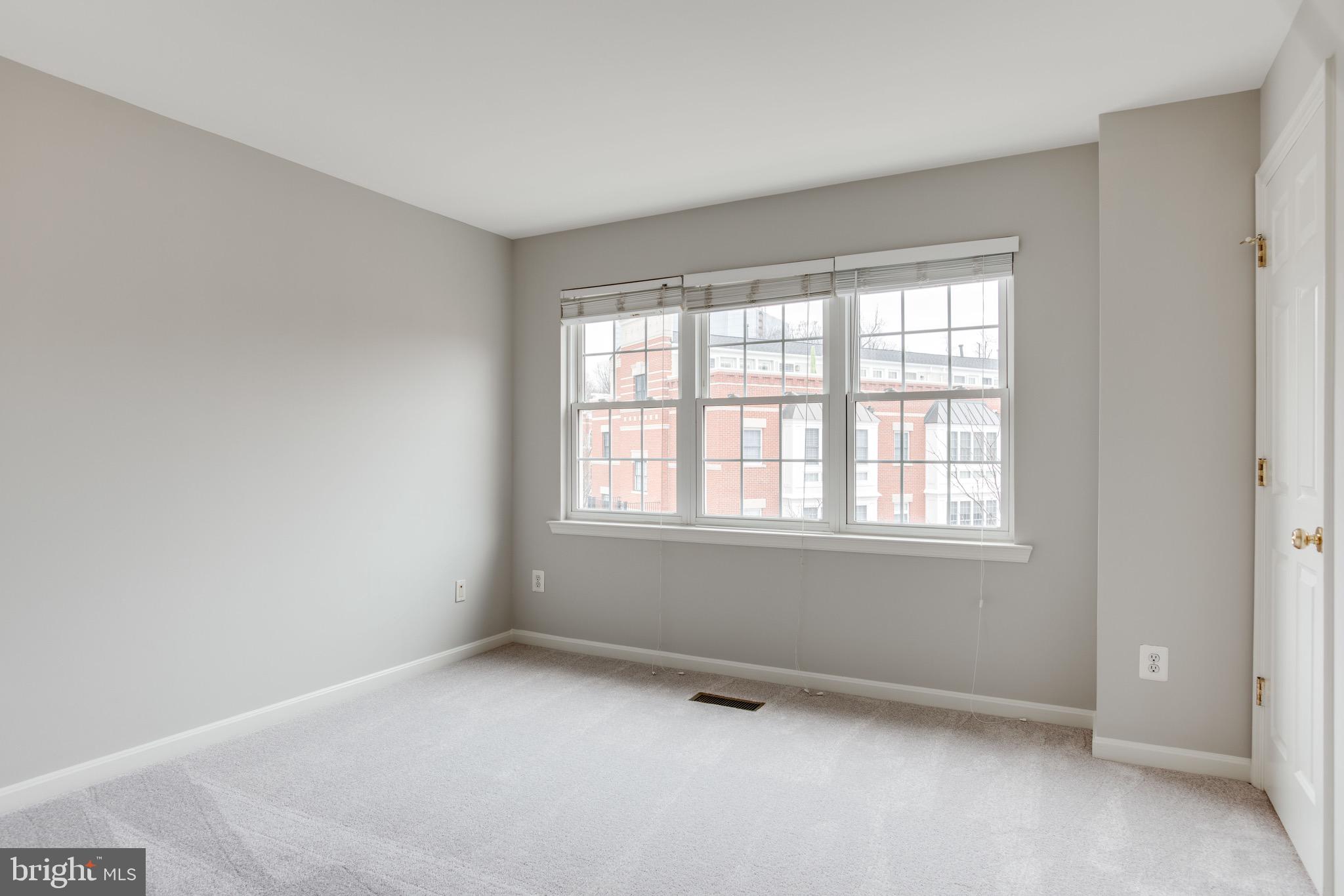 12110 Kinsley Place Reston, VA 20190 - Photo 33 of 51