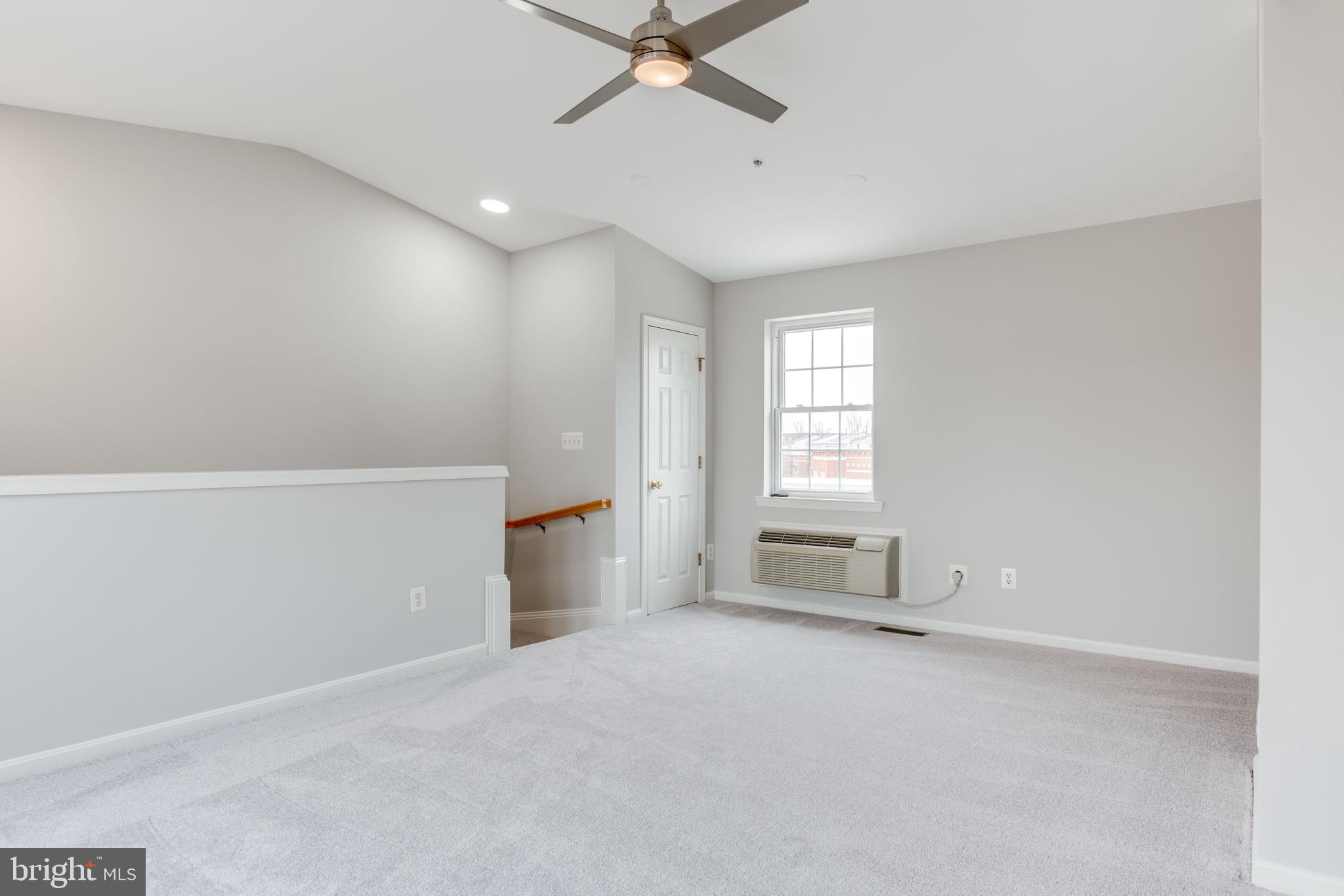 12110 Kinsley Place Reston, VA 20190 - Photo 38 of 51