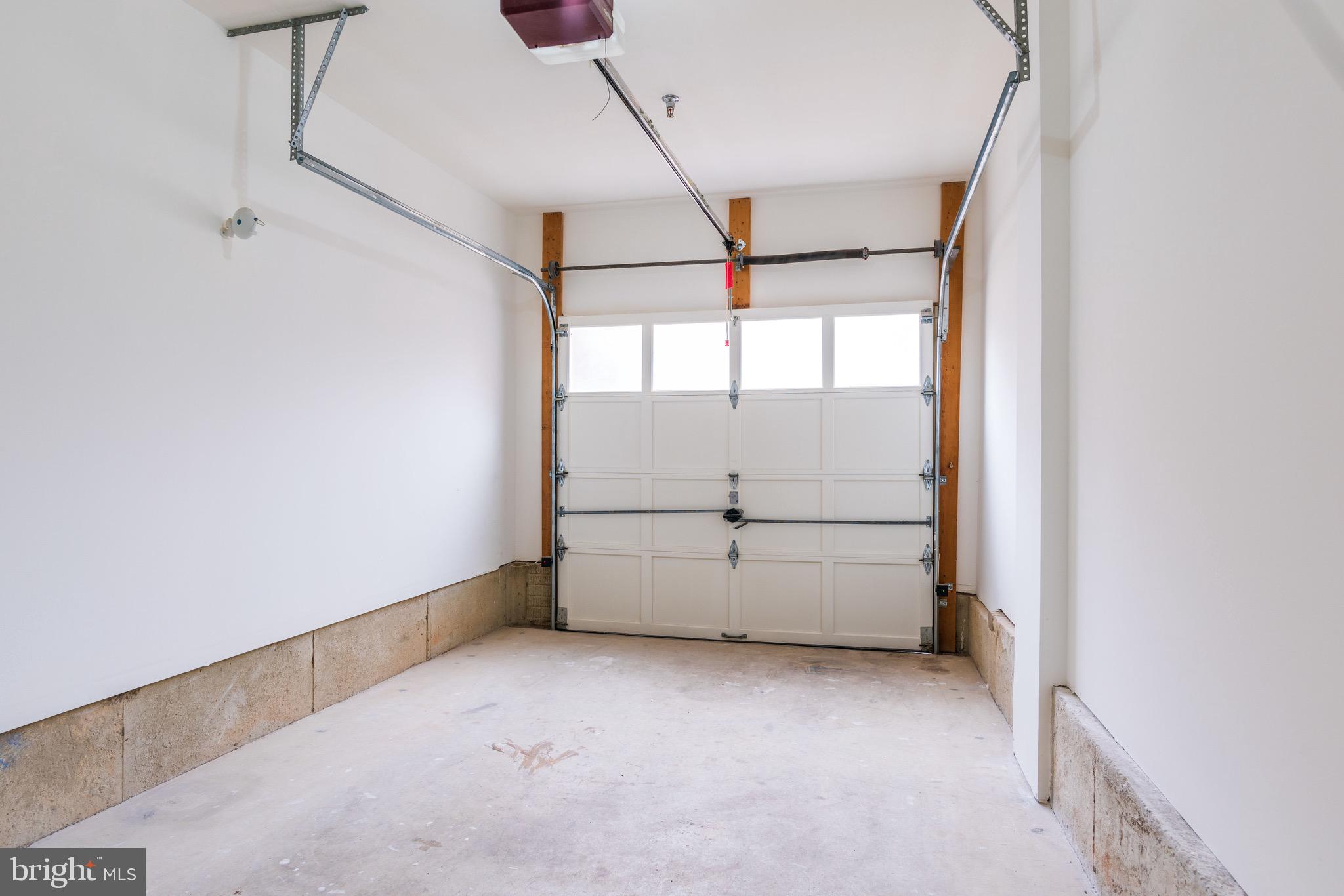 12110 Kinsley Place Reston, VA 20190 - Photo 10 of 51