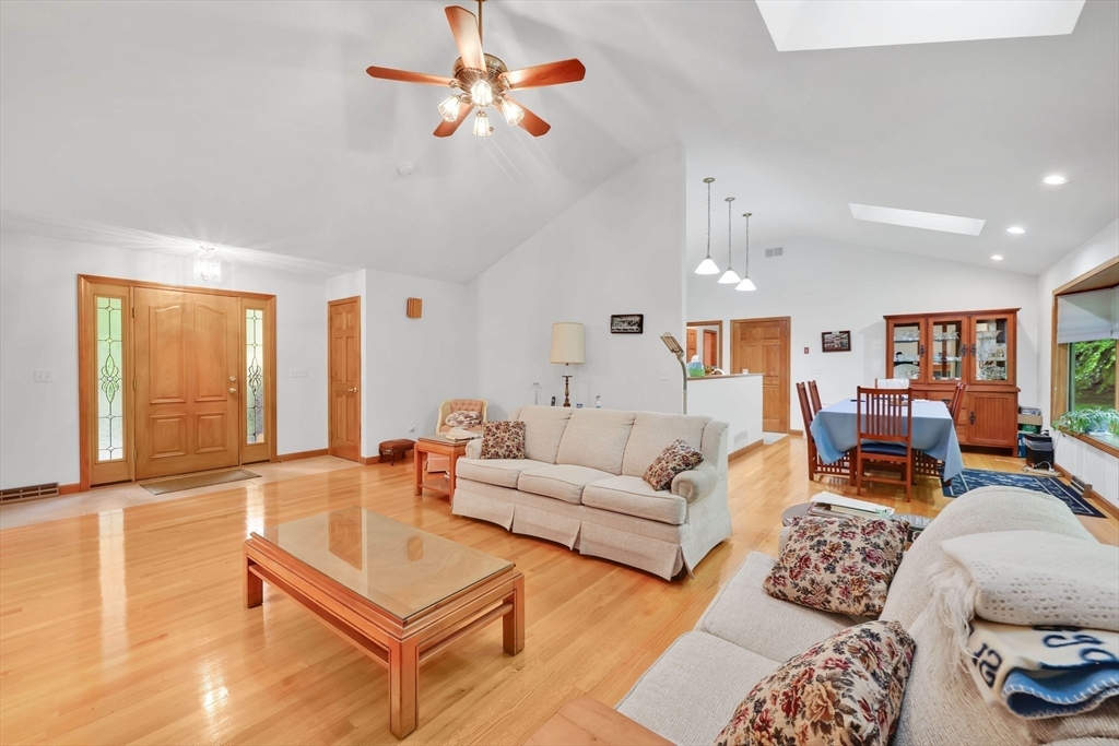 514 Mountain Road Wilbraham, MA 01095 - Photo 5 of 33 Gallery Image 5