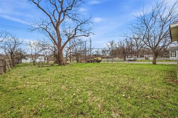 $1,450 | 1101 North Harrison Avenue, Sherman, TX 75090