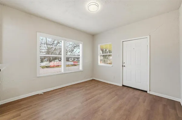 $1,450 | 1101 North Harrison Avenue, Sherman, TX 75090