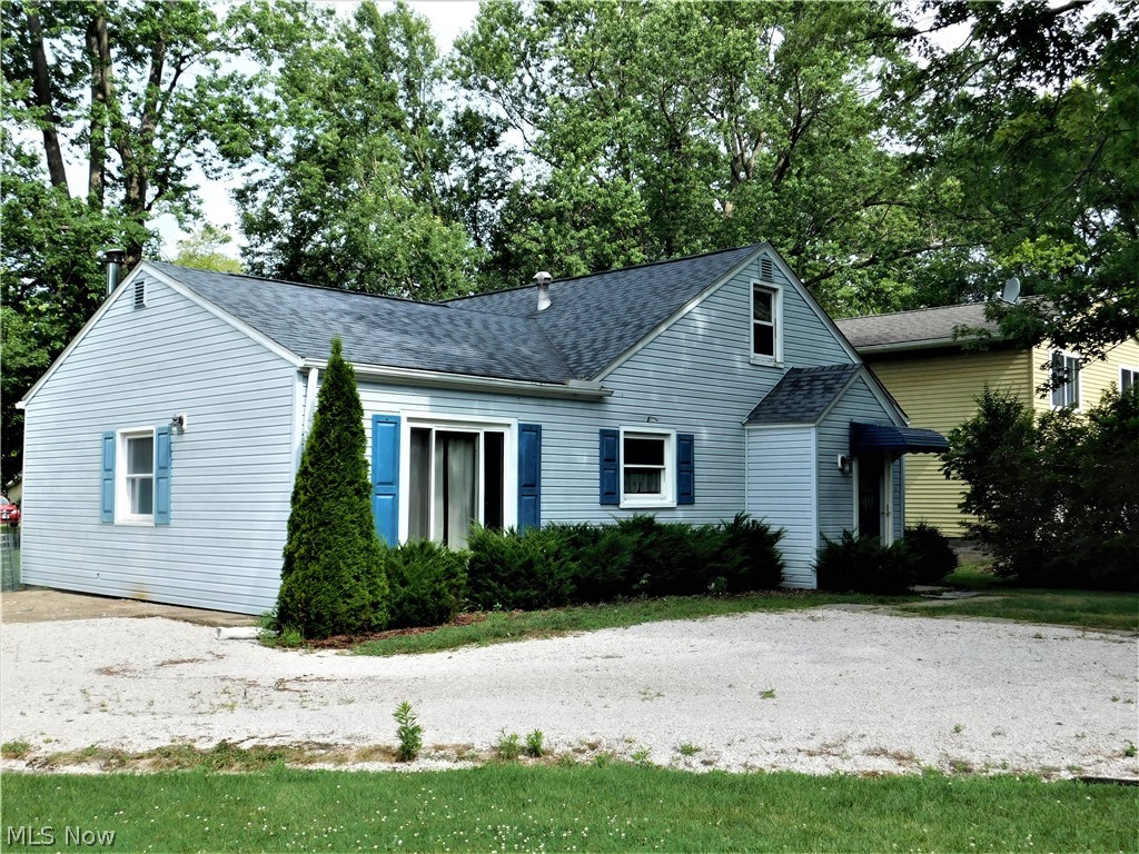 1524 Hubbard Road Madison, OH 44057 - Photo 1 of 17