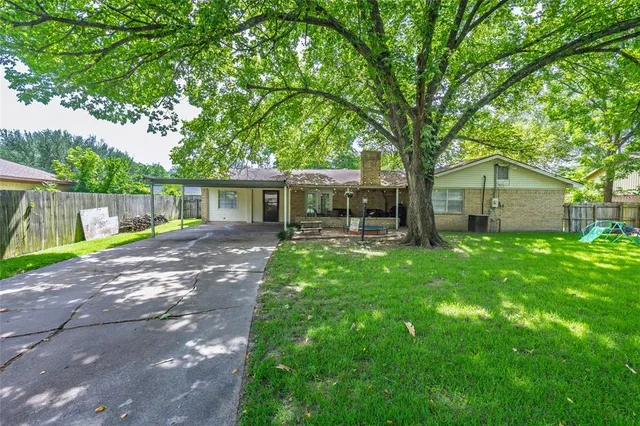 $230,000 | 3024 Choctaw Drive, Commerce, TX 75428