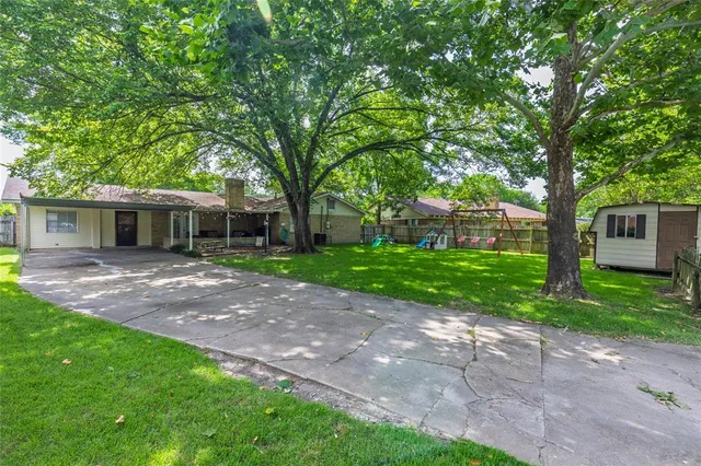 $230,000 | 3024 Choctaw Drive, Commerce, TX 75428