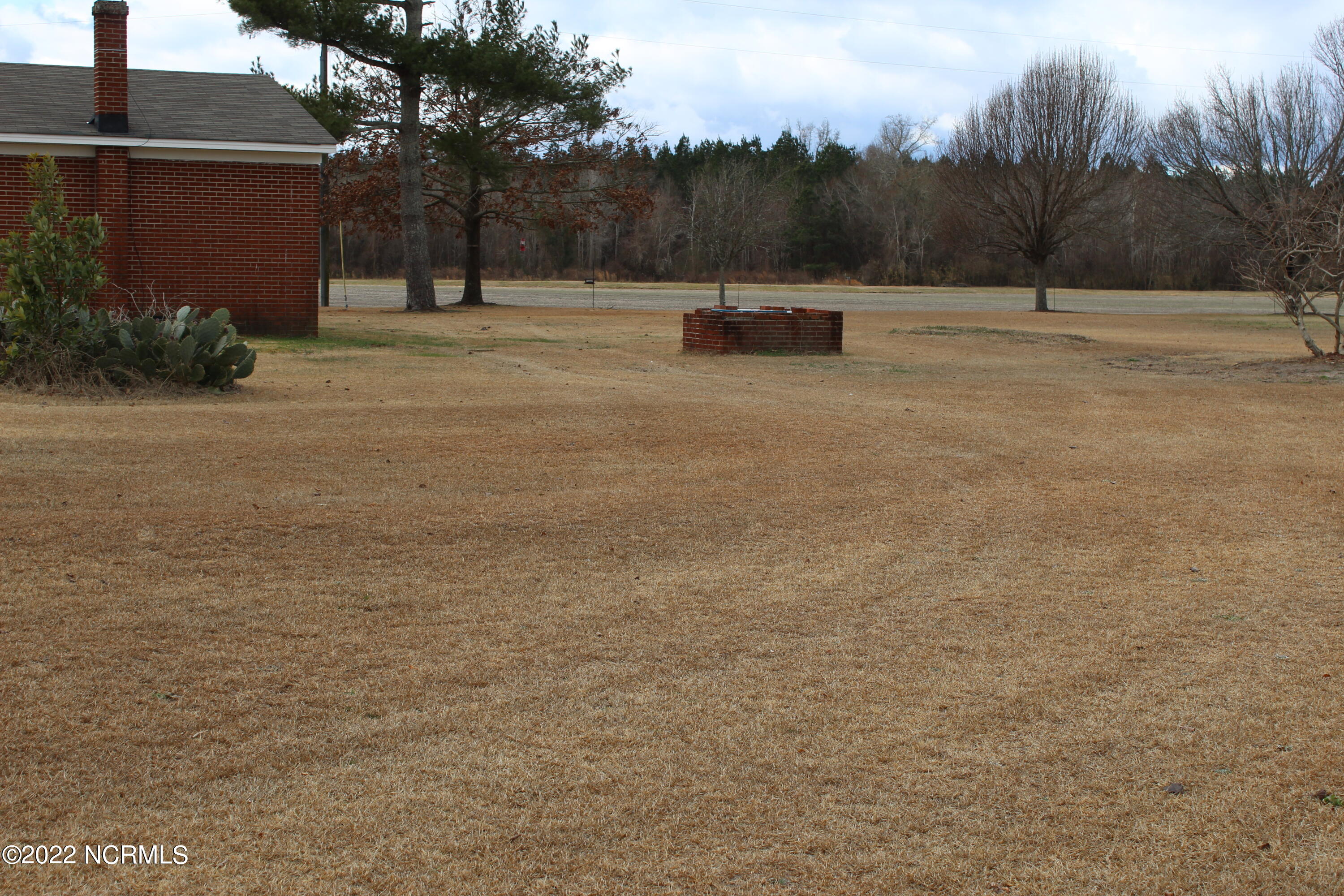 566 Water Road Washington, NC 27889 - Photo 5 of 27 IMG_6994