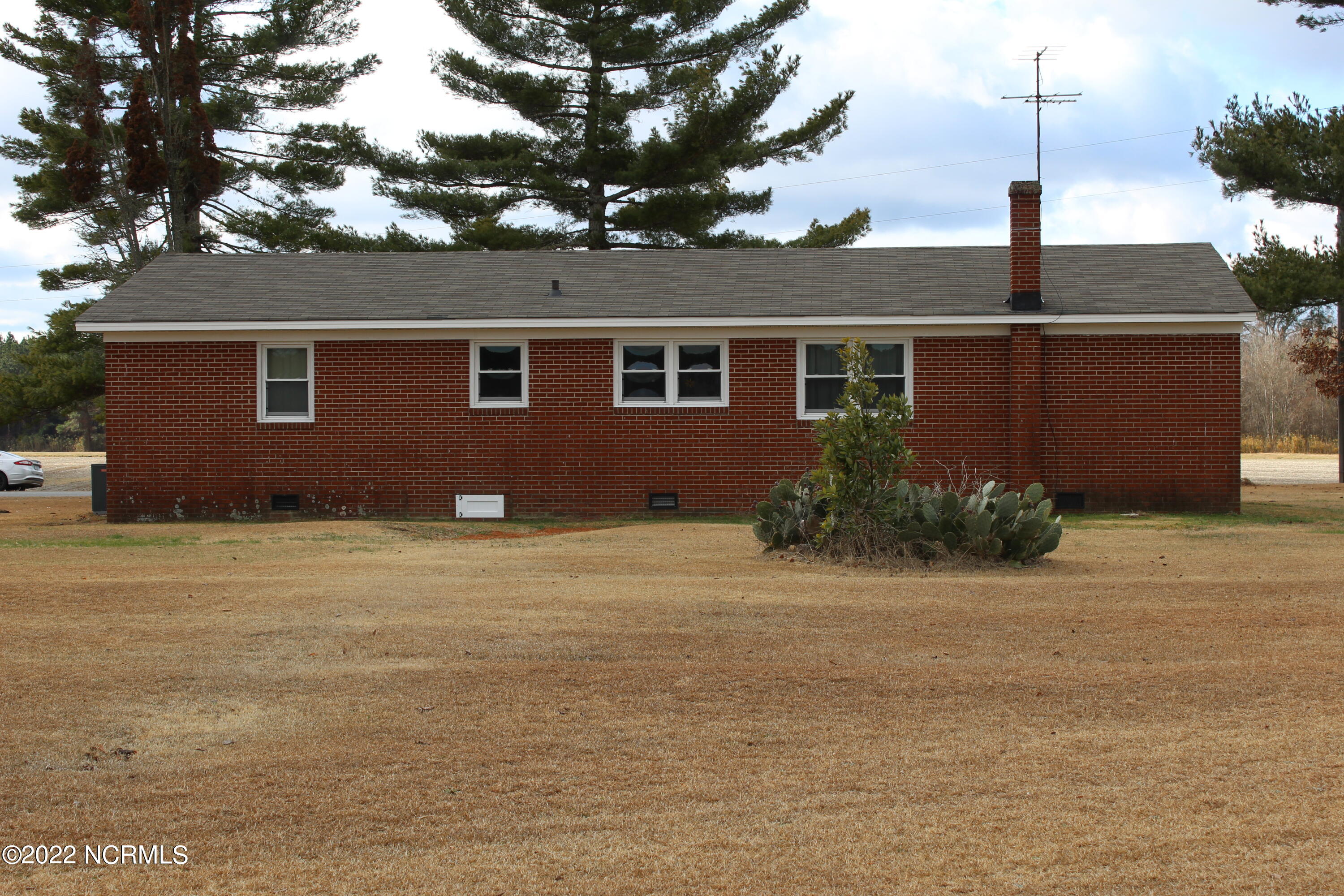 566 Water Road Washington, NC 27889 - Photo 6 of 27 IMG_6989