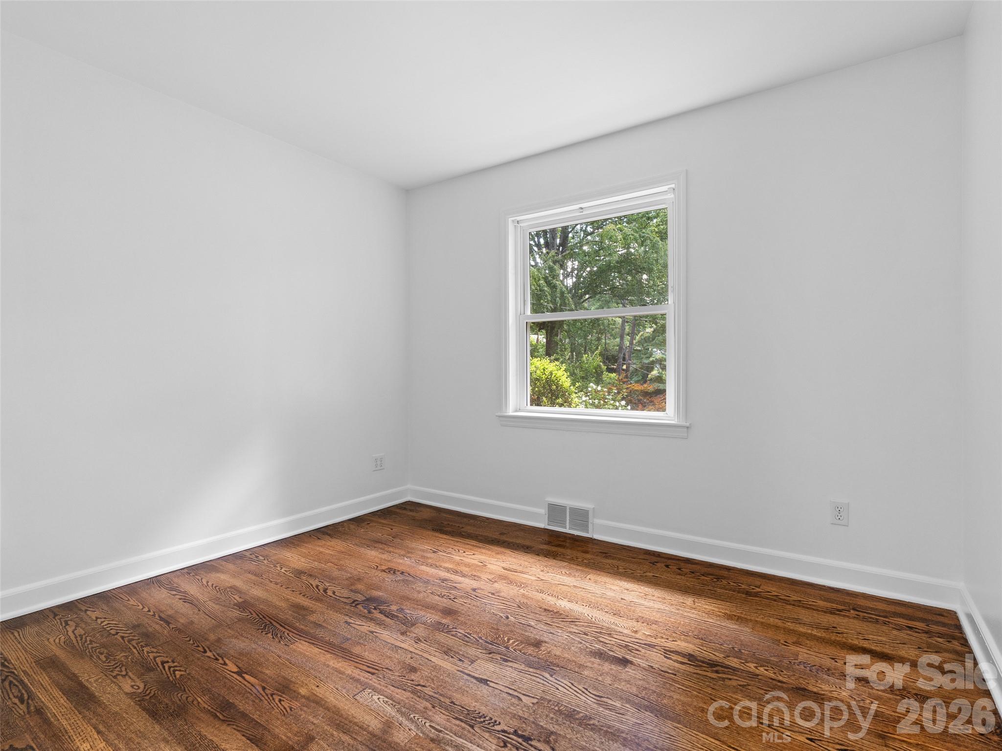 41 Pinehurst Road Asheville, NC 28805 - Photo 15 of 42