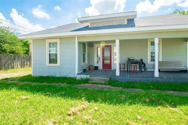 $1,180 | 1017 Collier Street, Denton, TX 76201